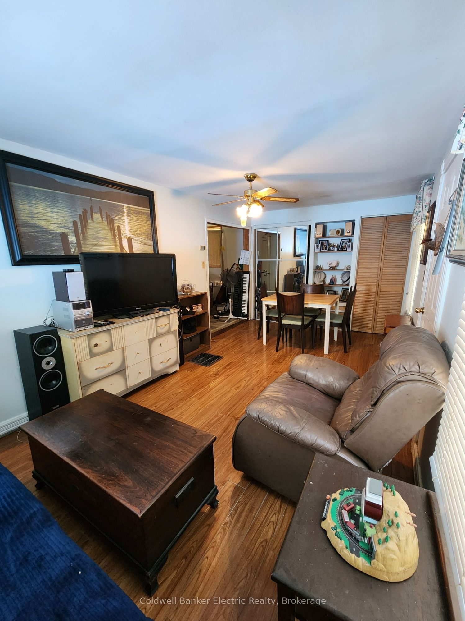 24 Victoria Street E Property Photo 5