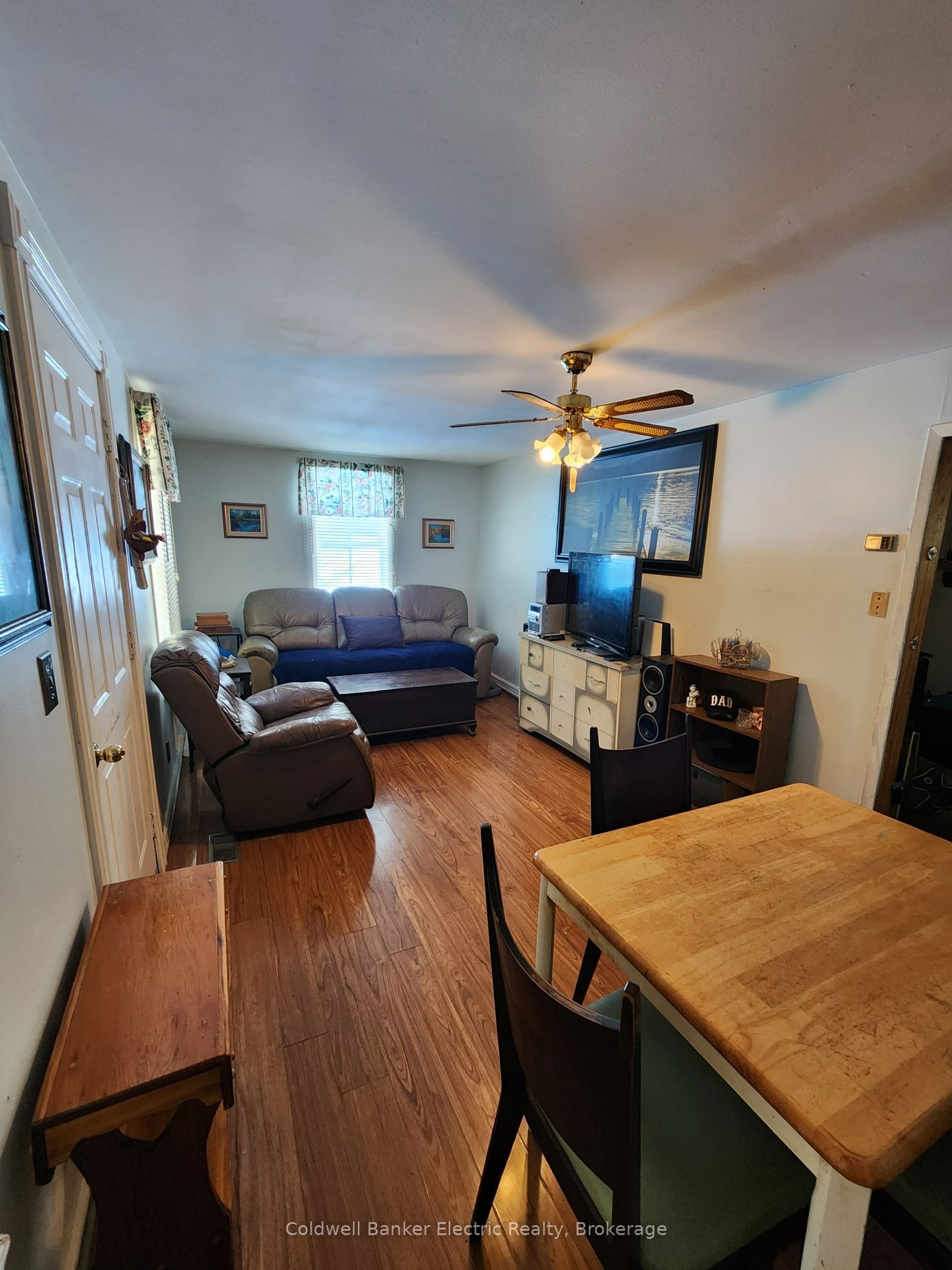 24 Victoria Street E Property Photo 6