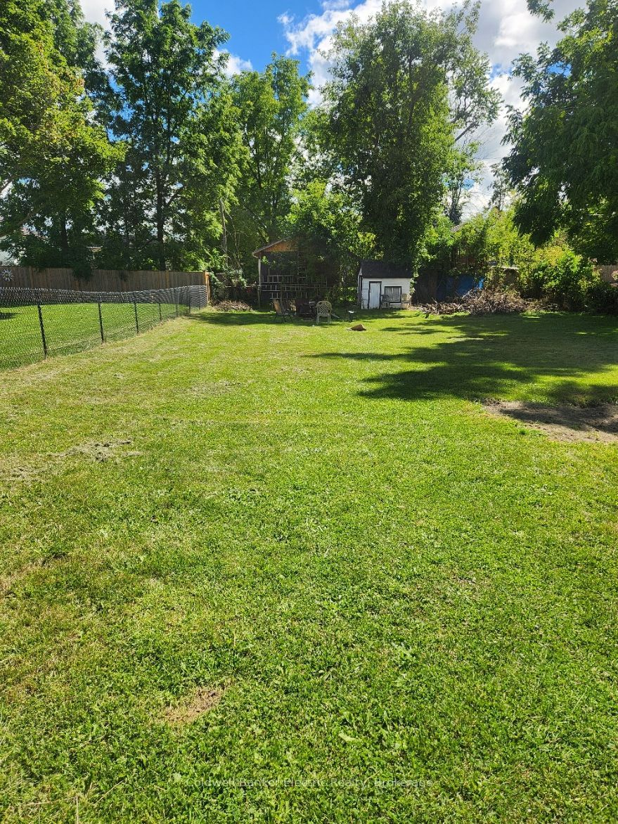 24 Victoria Street E Property Photo 19
