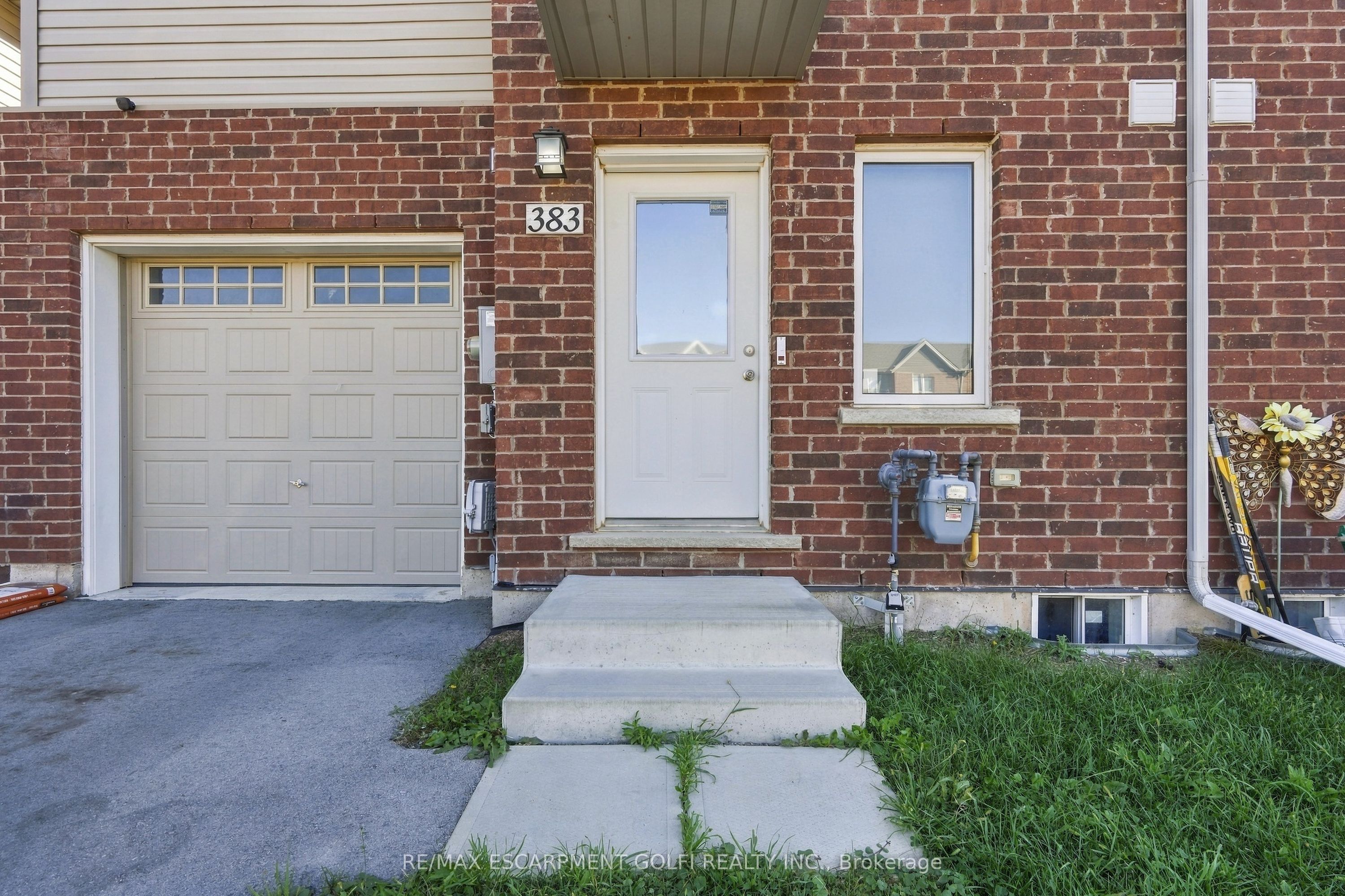 383 Chaffey Street Property Photo 2