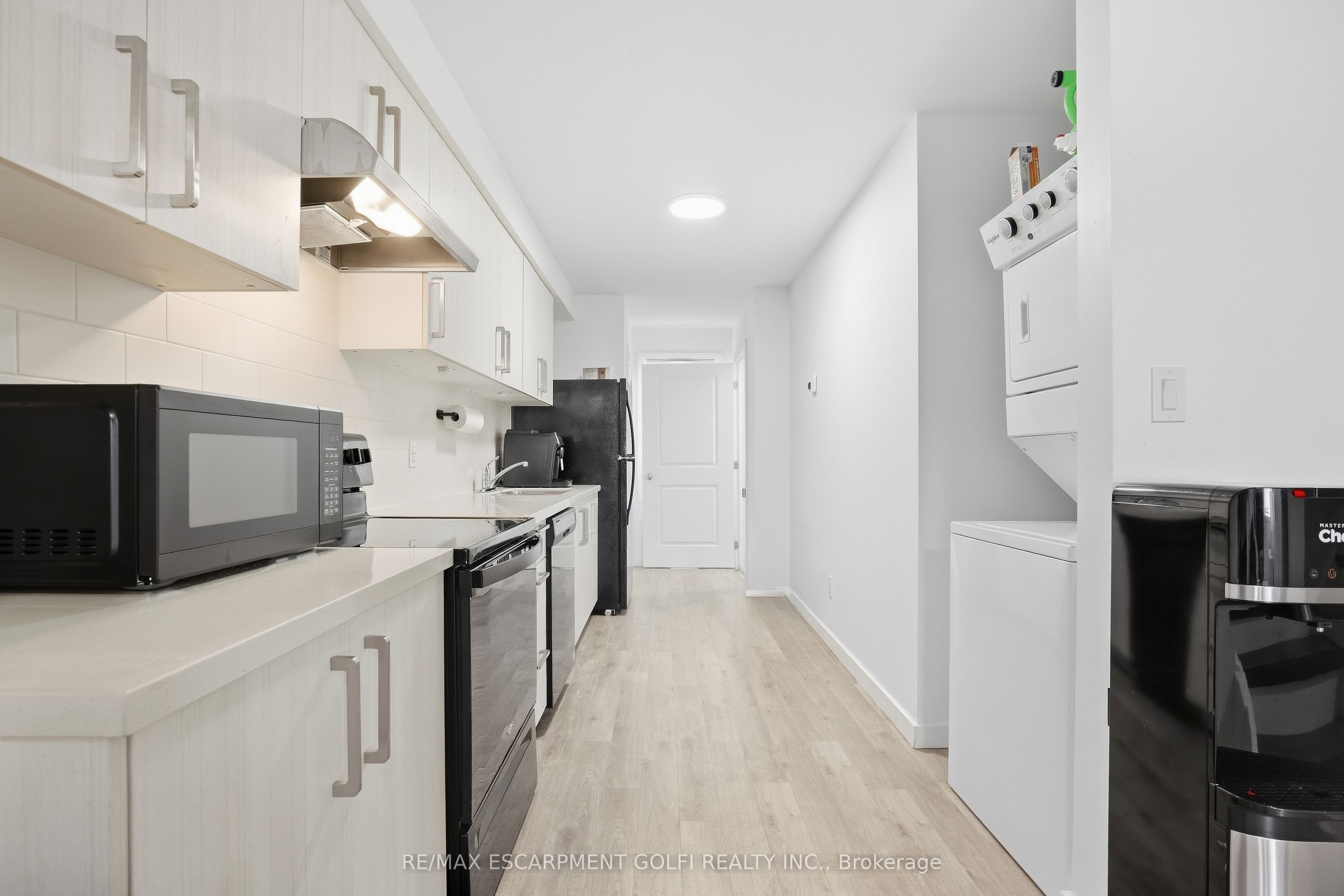 383 Chaffey Street Property Photo 5