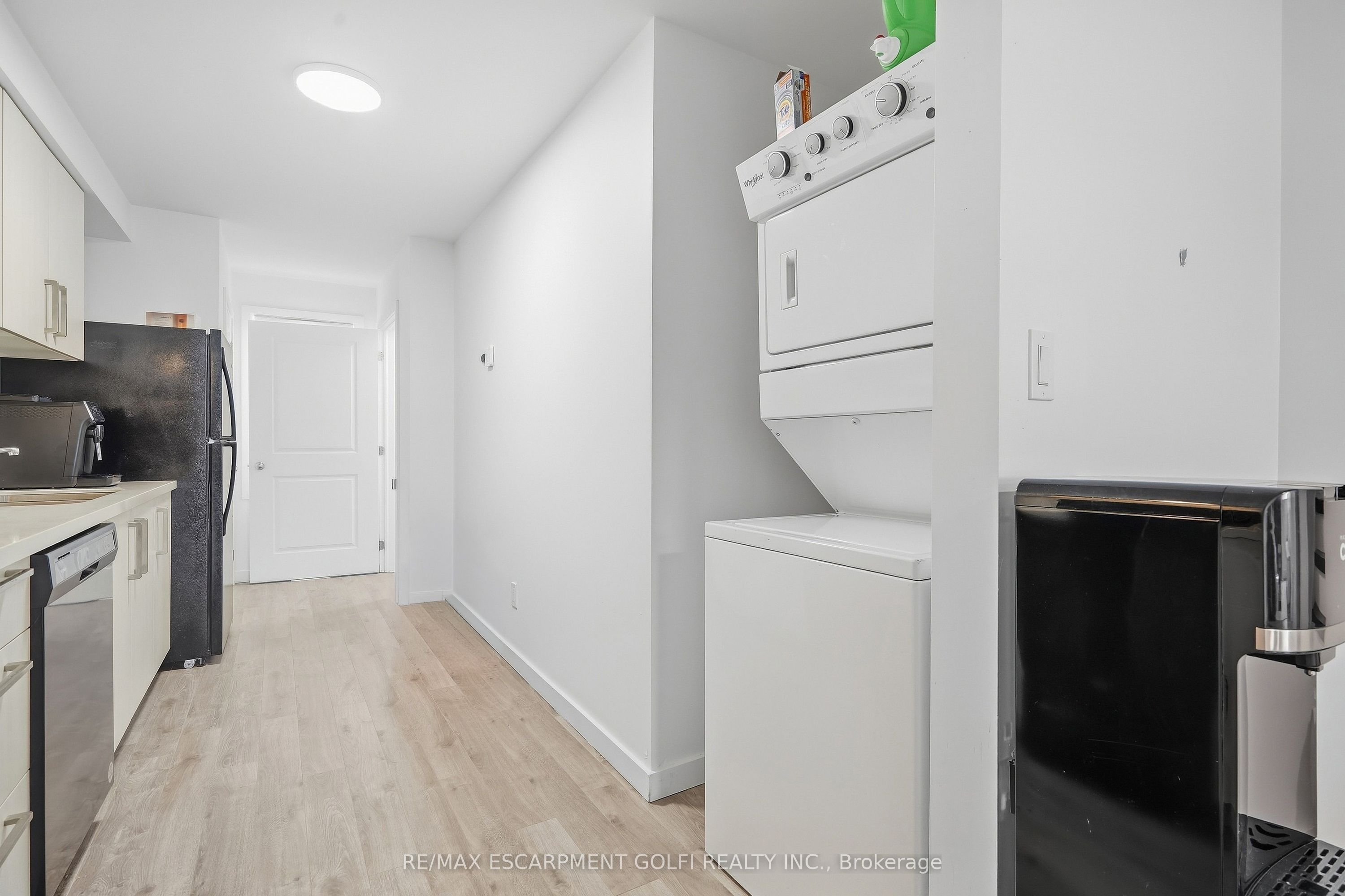 383 Chaffey Street Property Photo 7