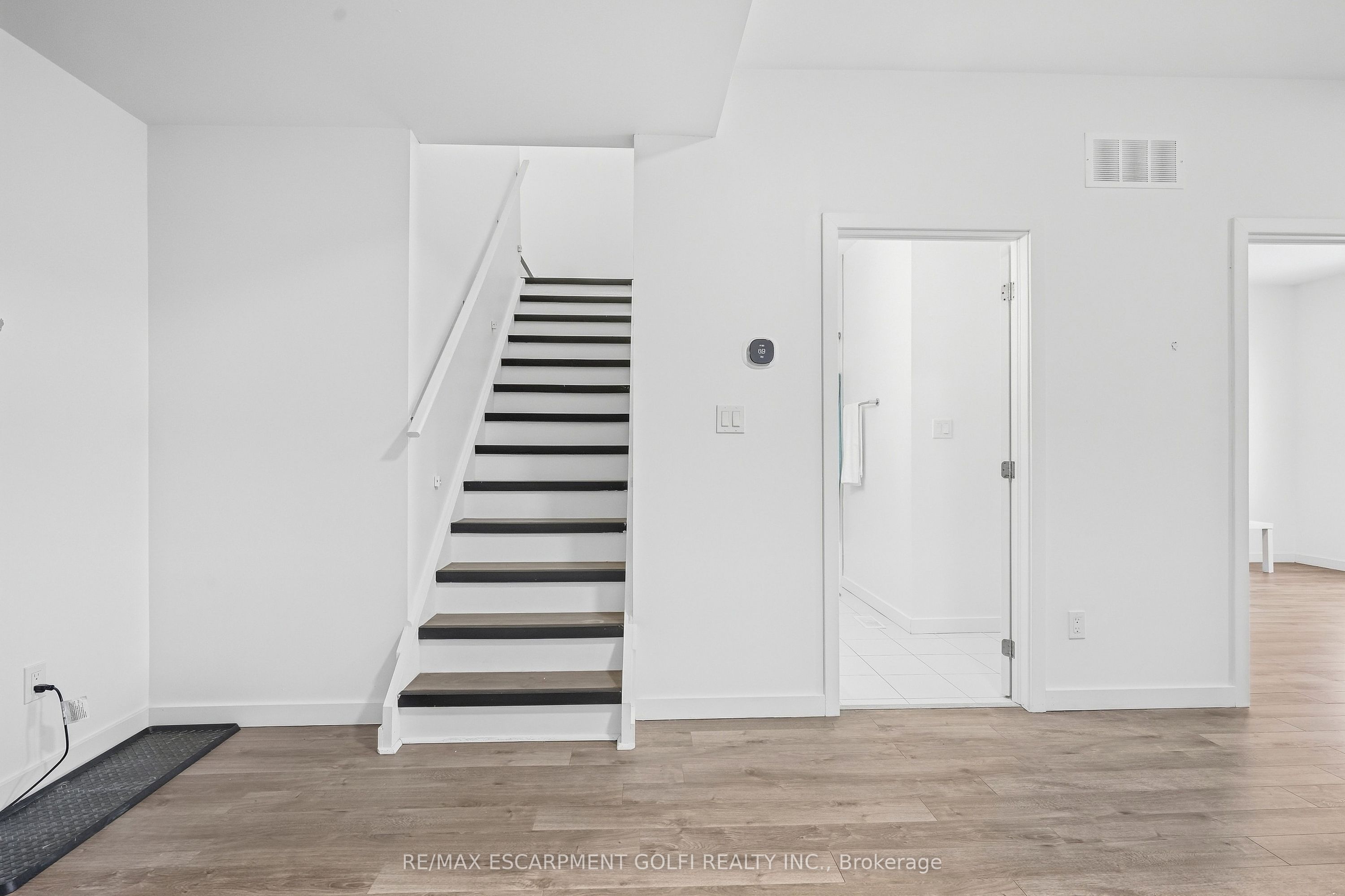 383 Chaffey Street Property Photo 8