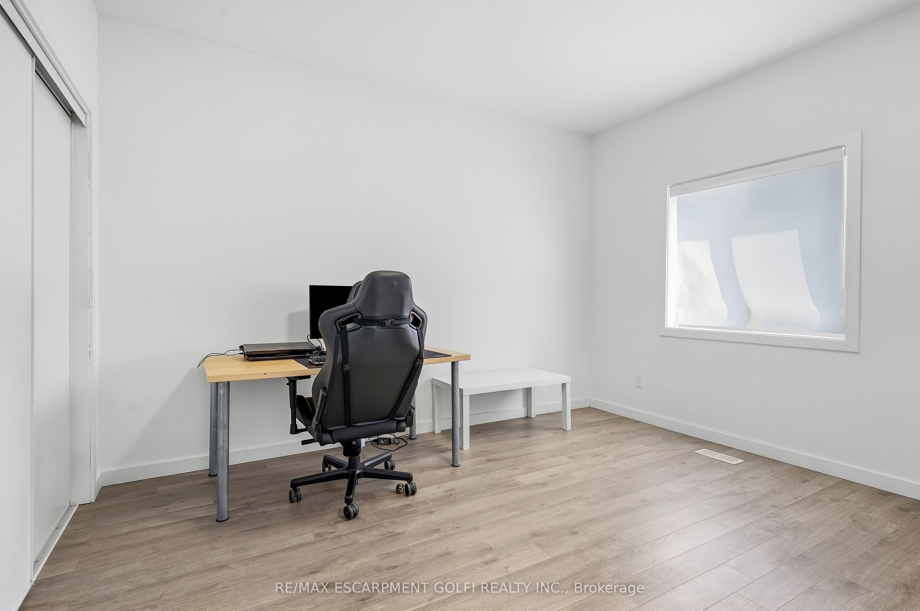 383 Chaffey Street Property Photo 12