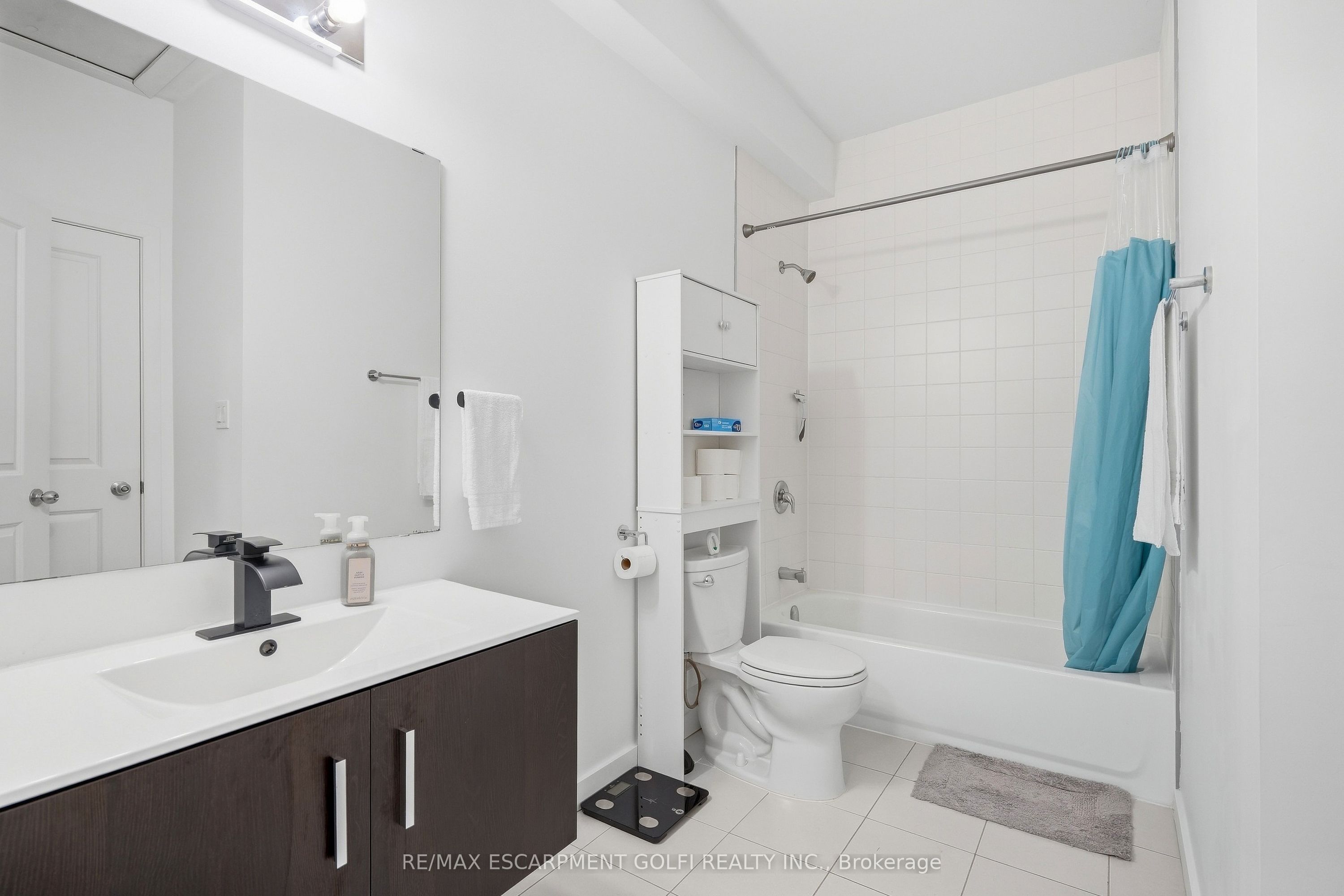 383 Chaffey Street Property Photo 15
