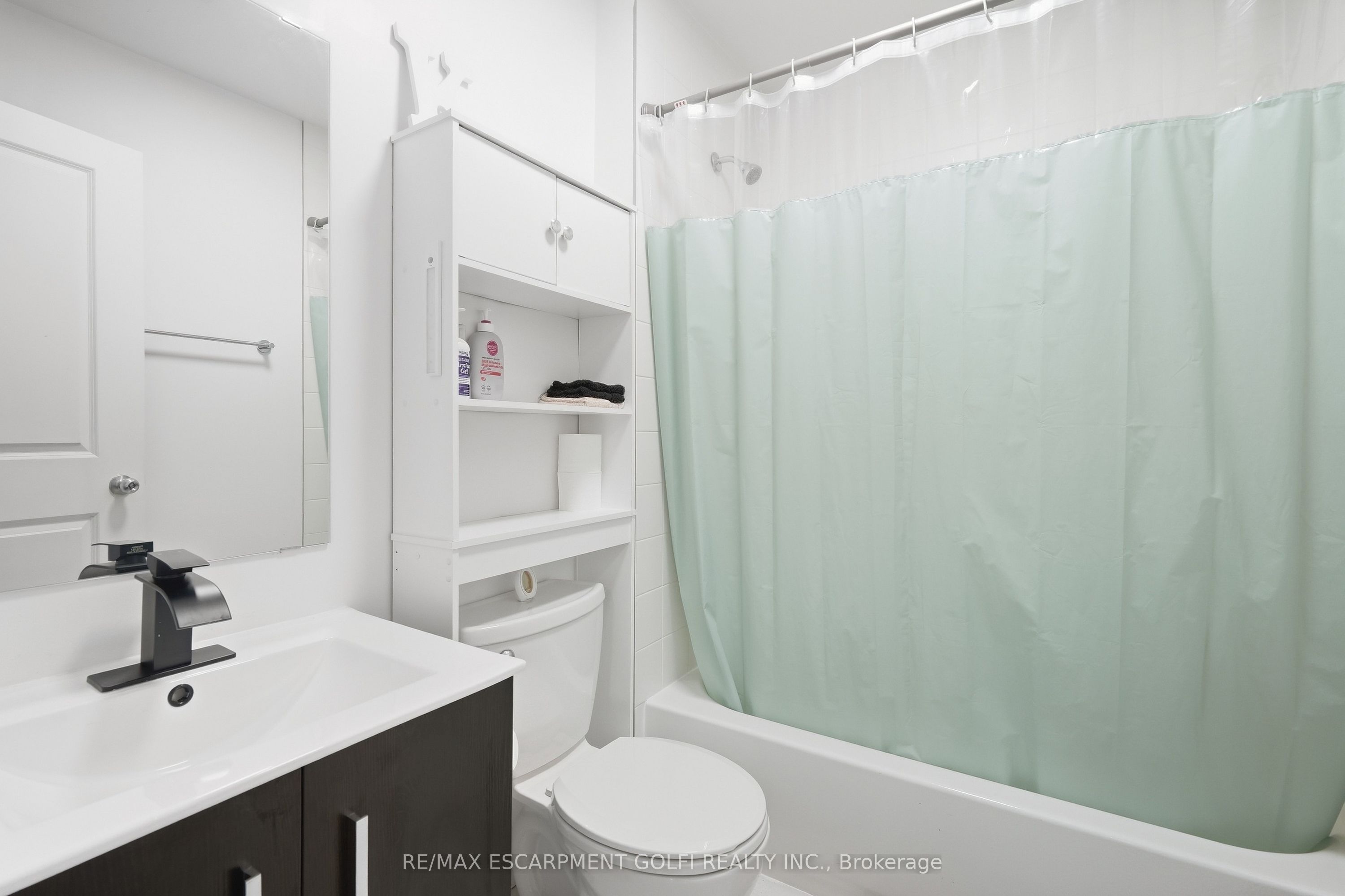 383 Chaffey Street Property Photo 19