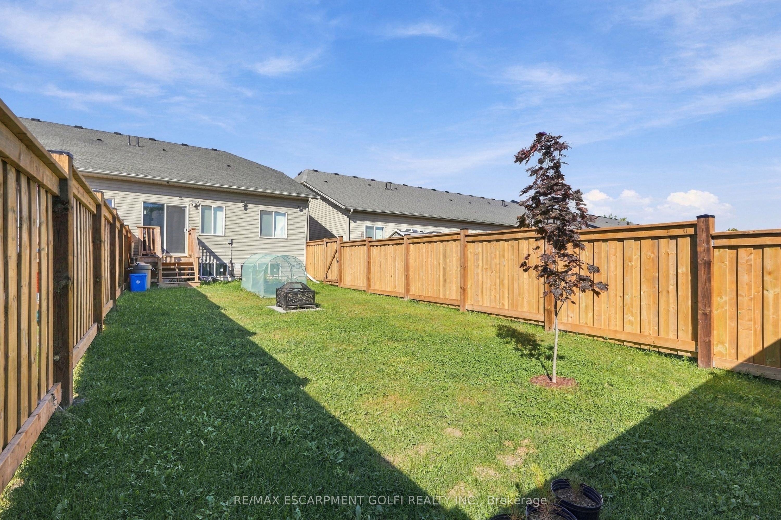 383 Chaffey Street Property Photo 22