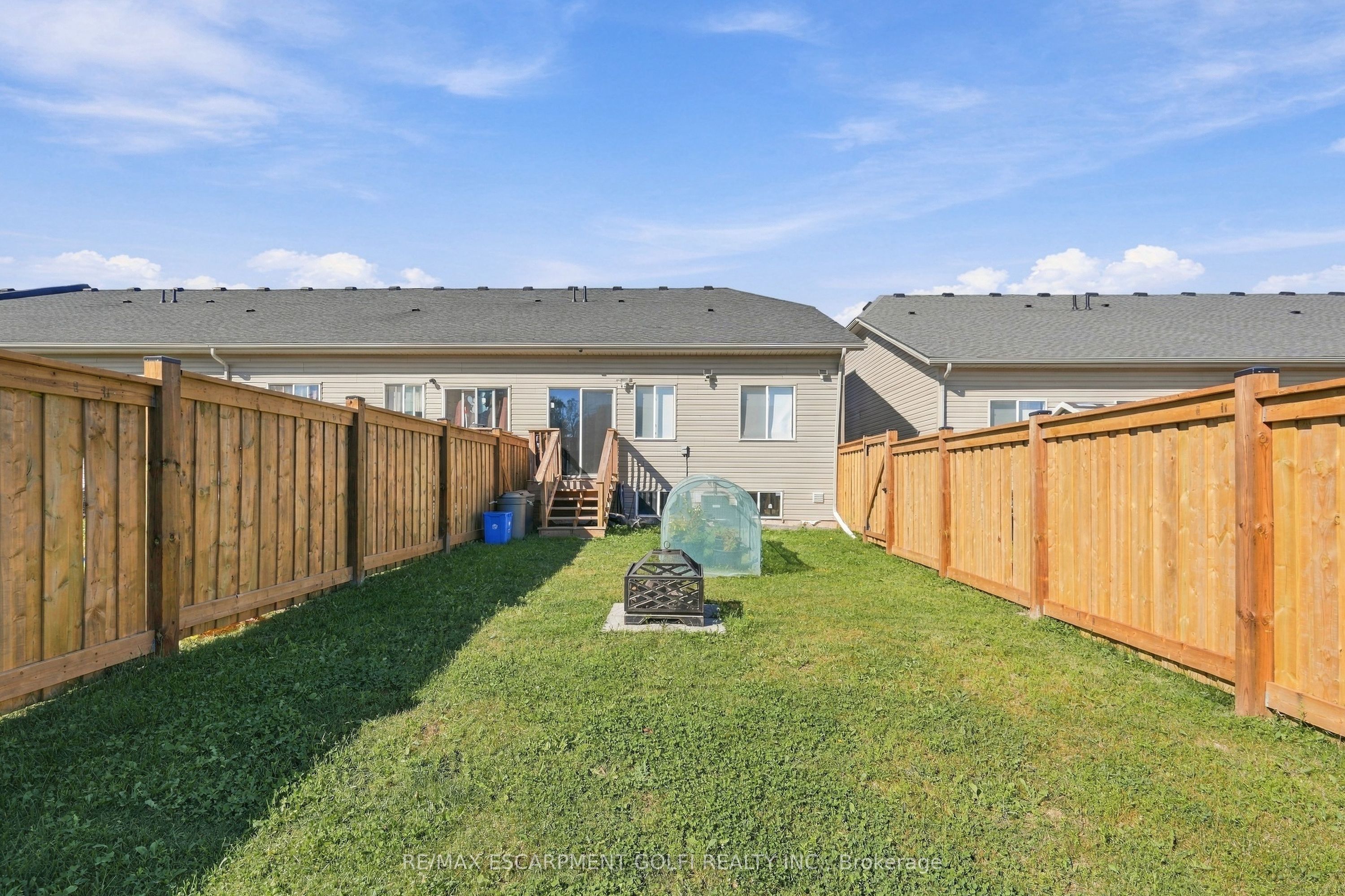 383 Chaffey Street Property Photo 23