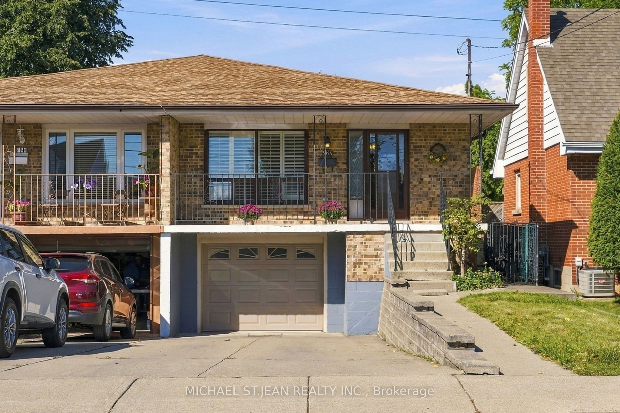 564 Cochrane Road Property Photo 2