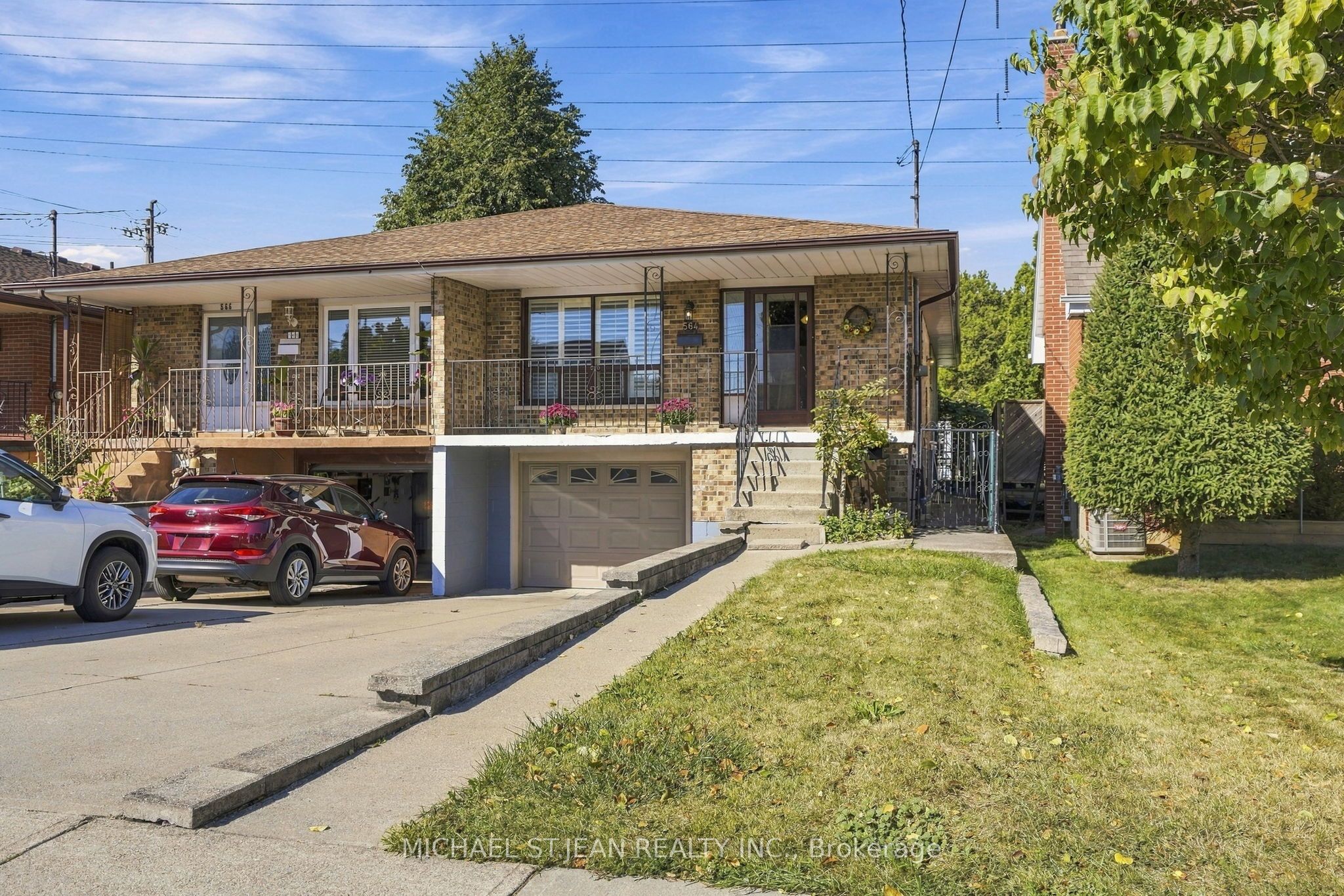 564 Cochrane Road Property Photo 3