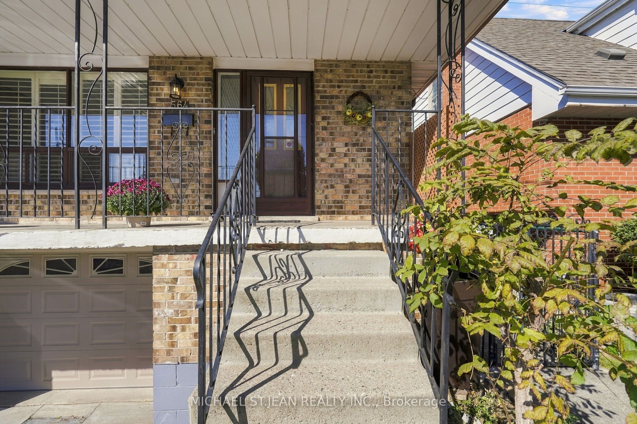 564 Cochrane Road Property Photo 6