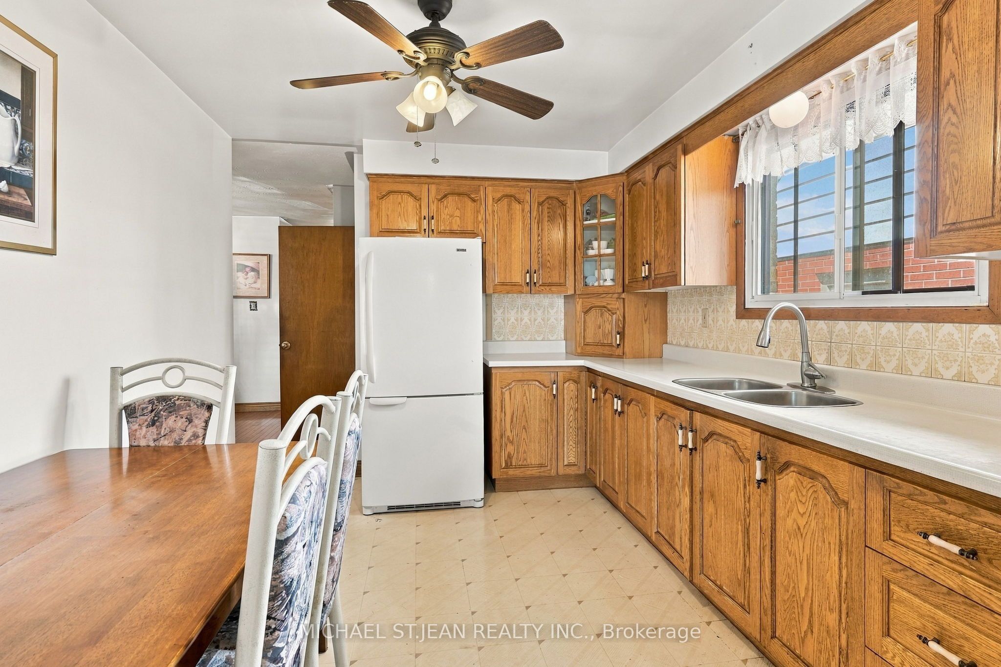 564 Cochrane Road Property Photo 9