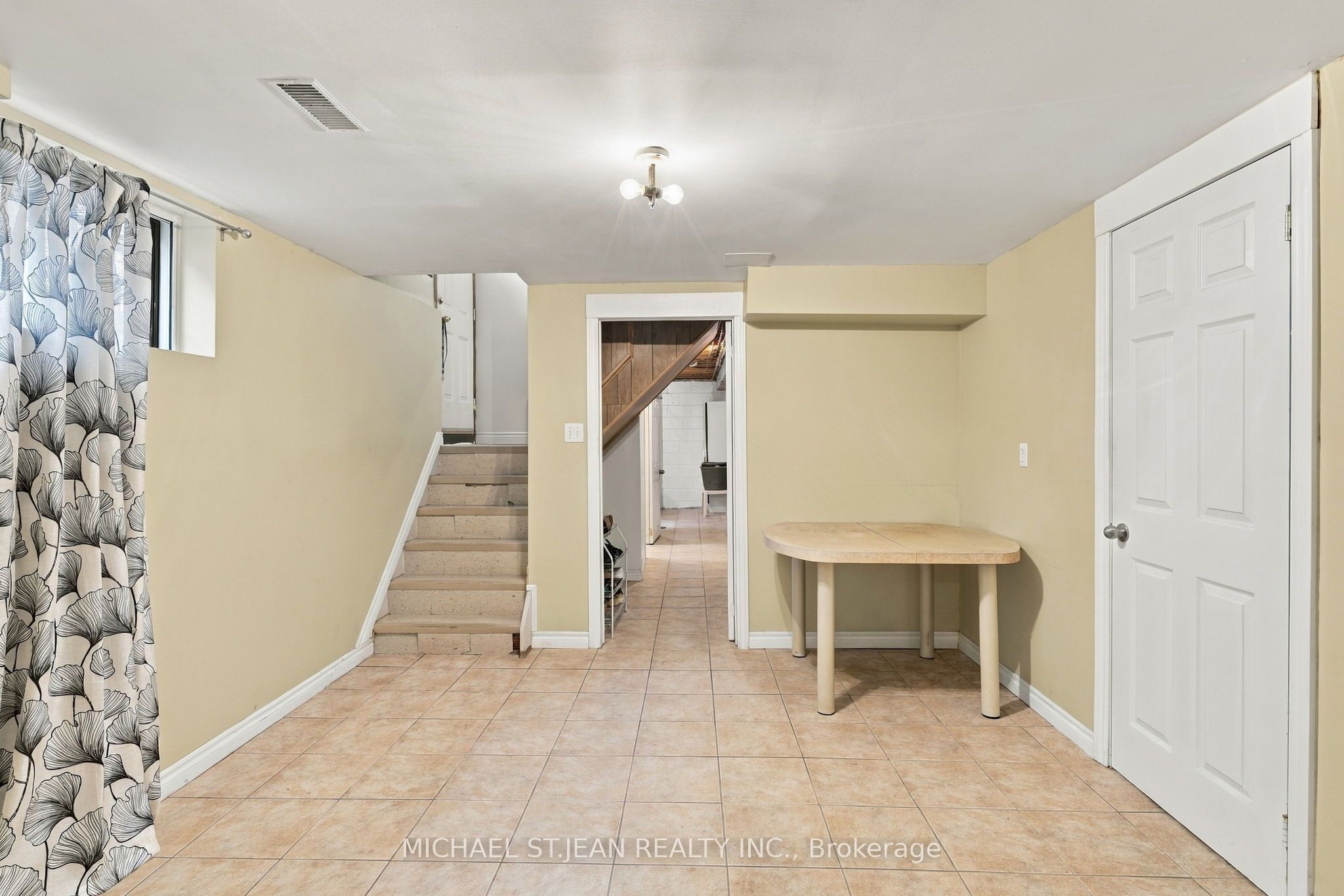 564 Cochrane Road Property Photo 32