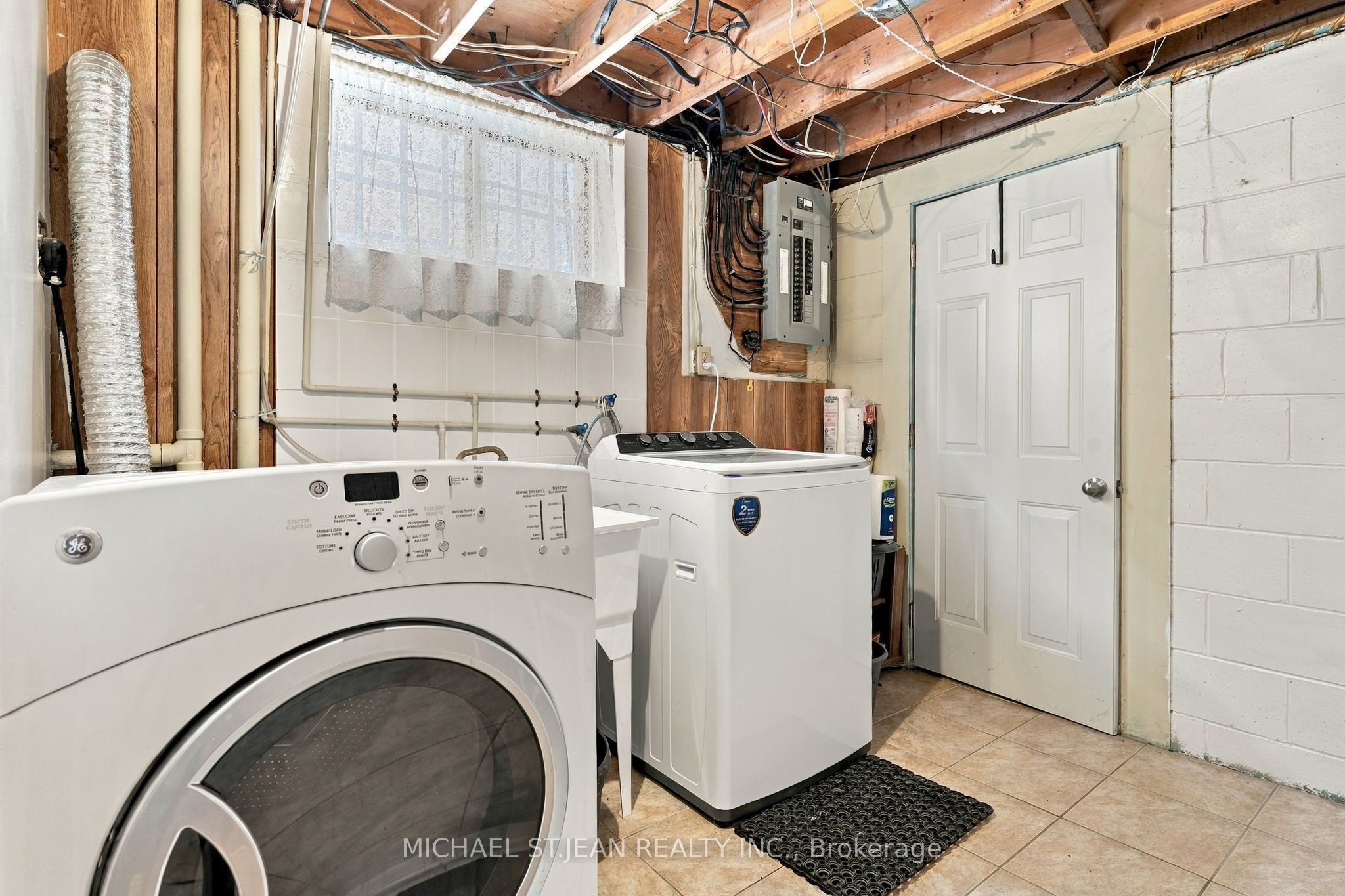 564 Cochrane Road Property Photo 39
