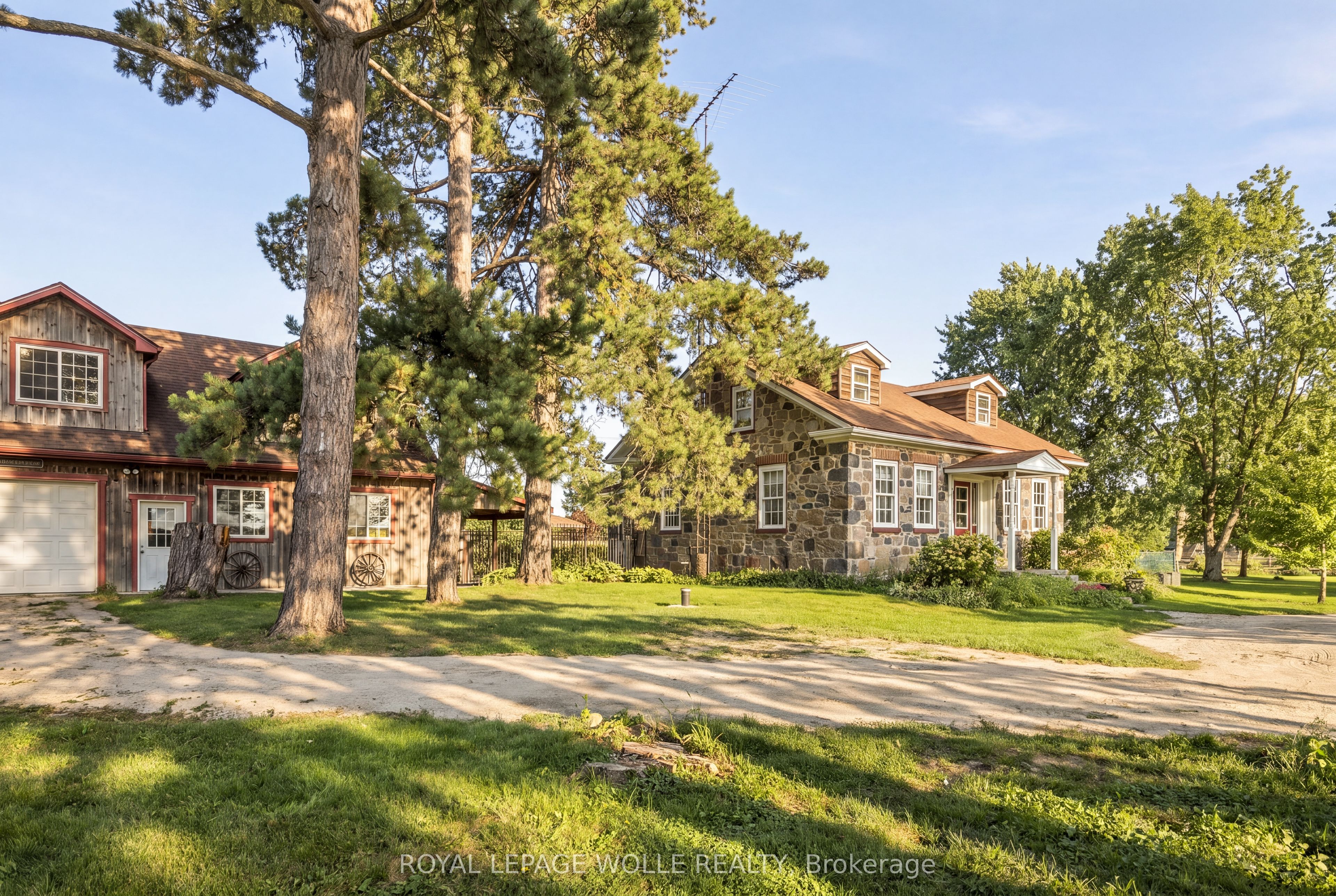 2744 Bleams Road Property Photo 1