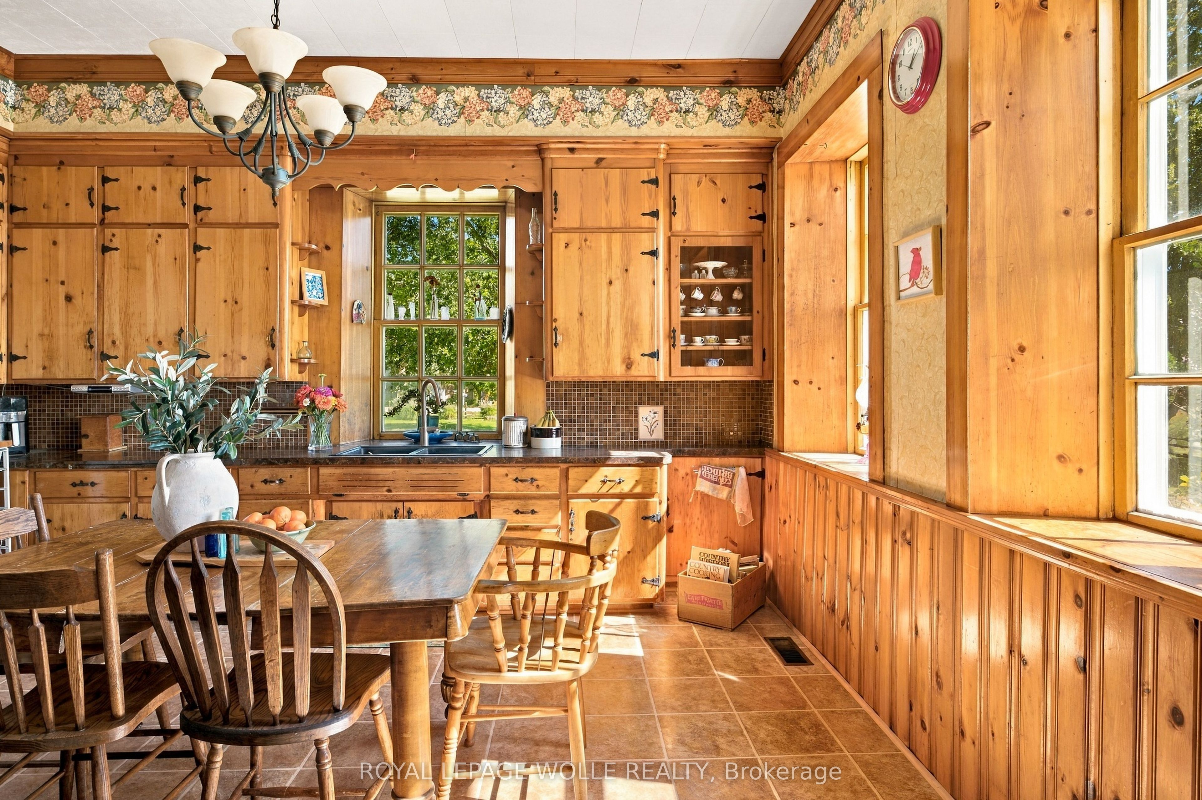 2744 Bleams Road Property Photo 3