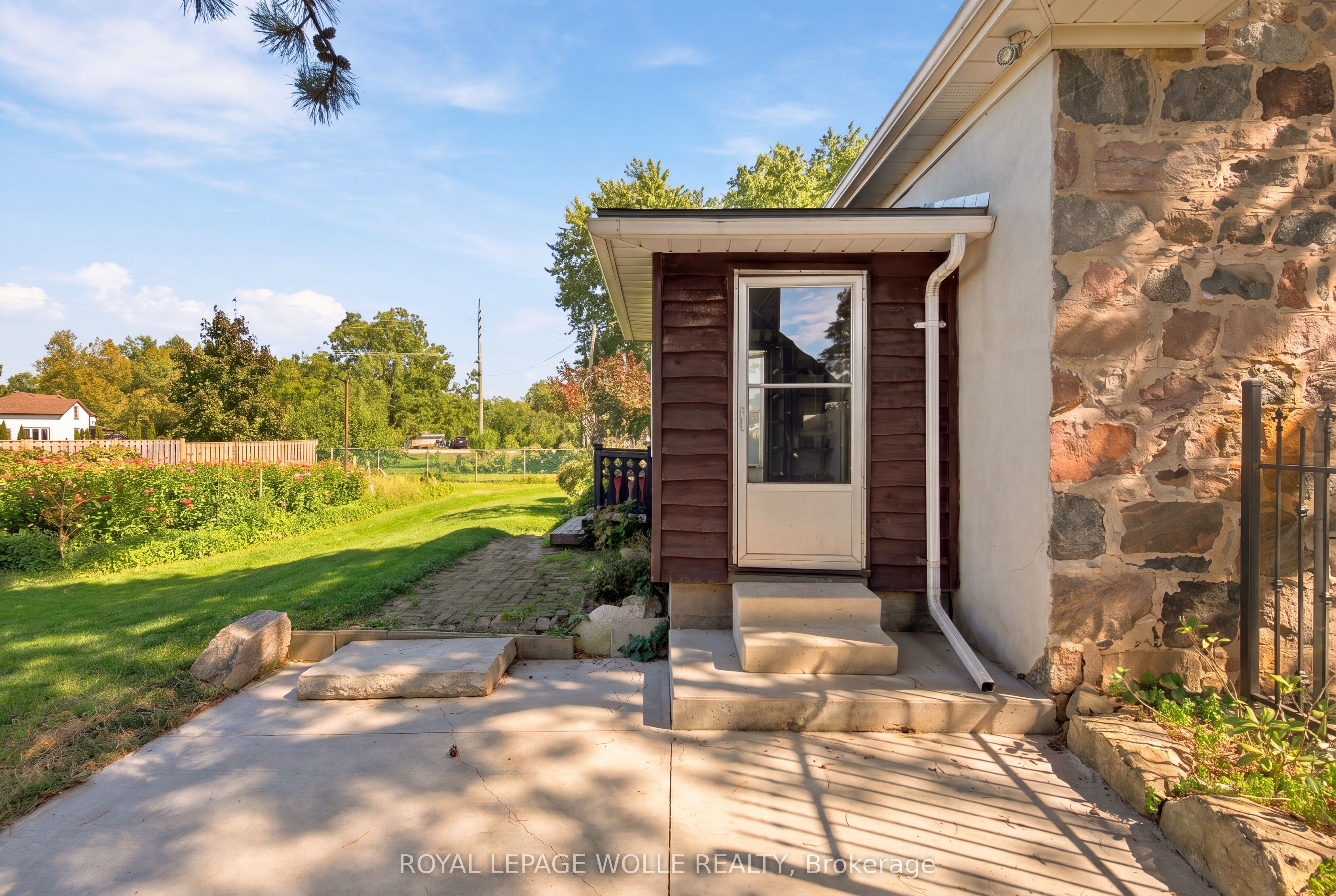 2744 Bleams Road Property Photo 25