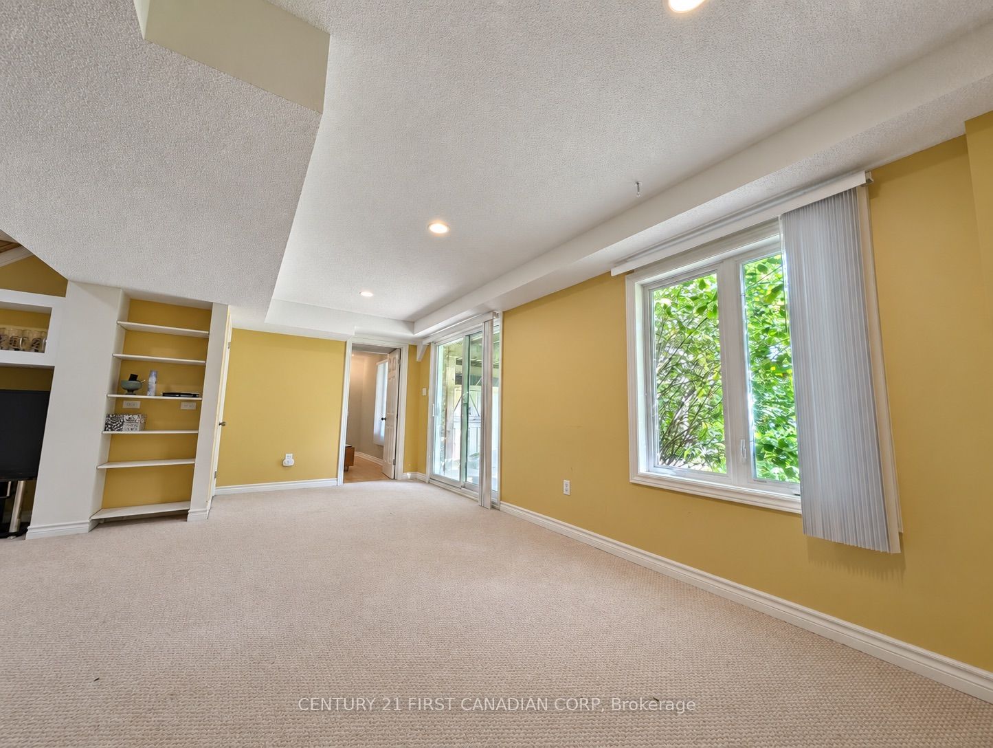924 Guildwood Boulevard Lower Property Photo 2