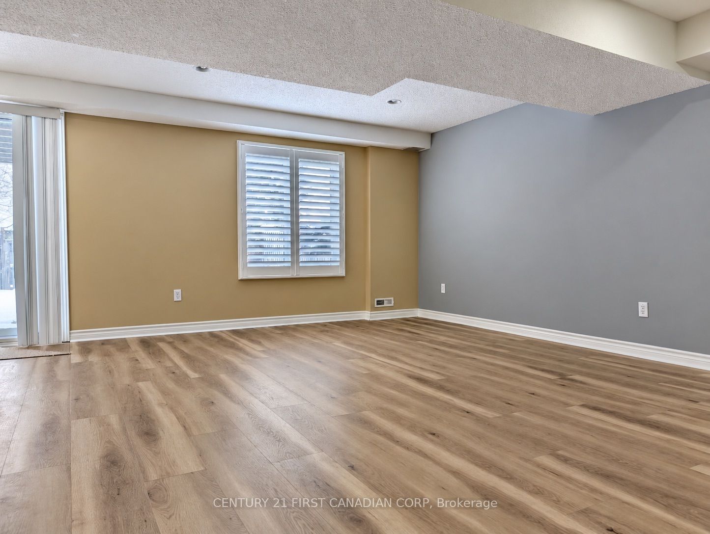 924 Guildwood Boulevard Lower Property Photo 3