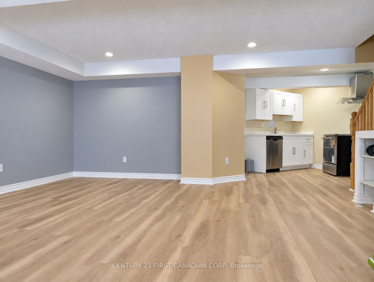924 Guildwood Boulevard Lower Property Photo 5