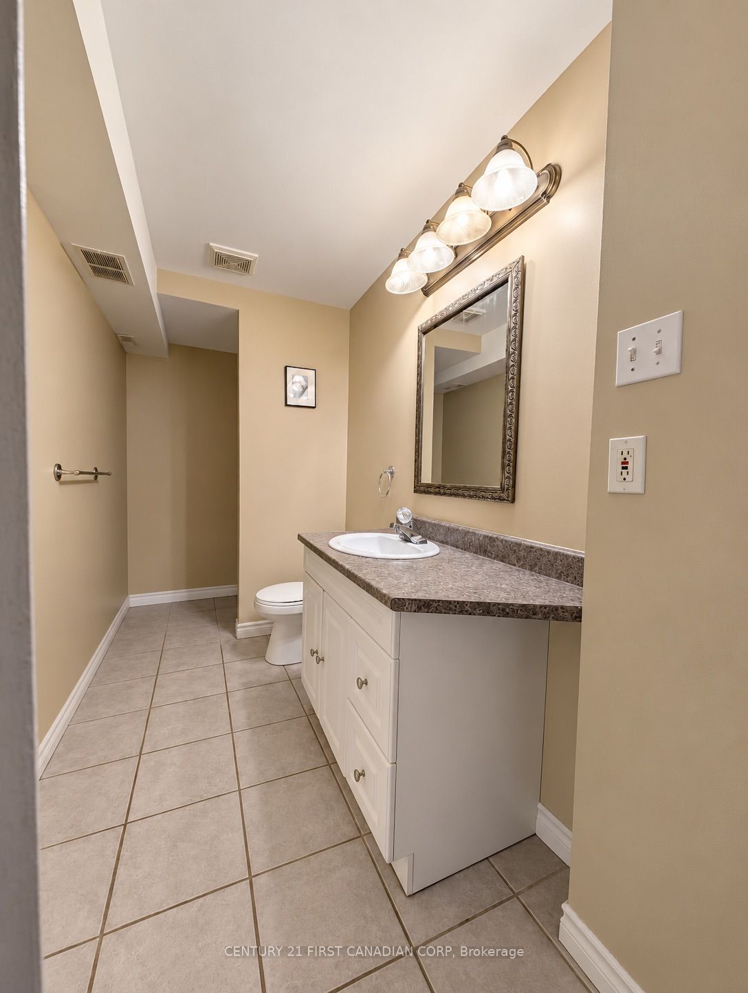 924 Guildwood Boulevard Lower Property Photo 9