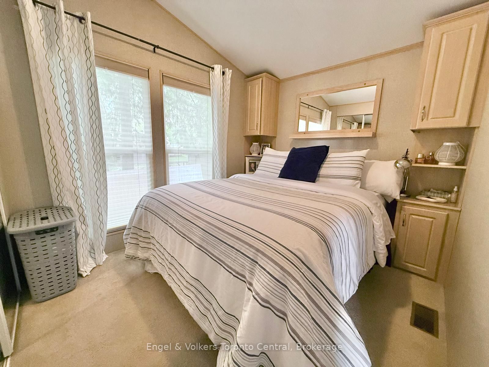7489 Sideroad 5 E P 6 Property Photo 13