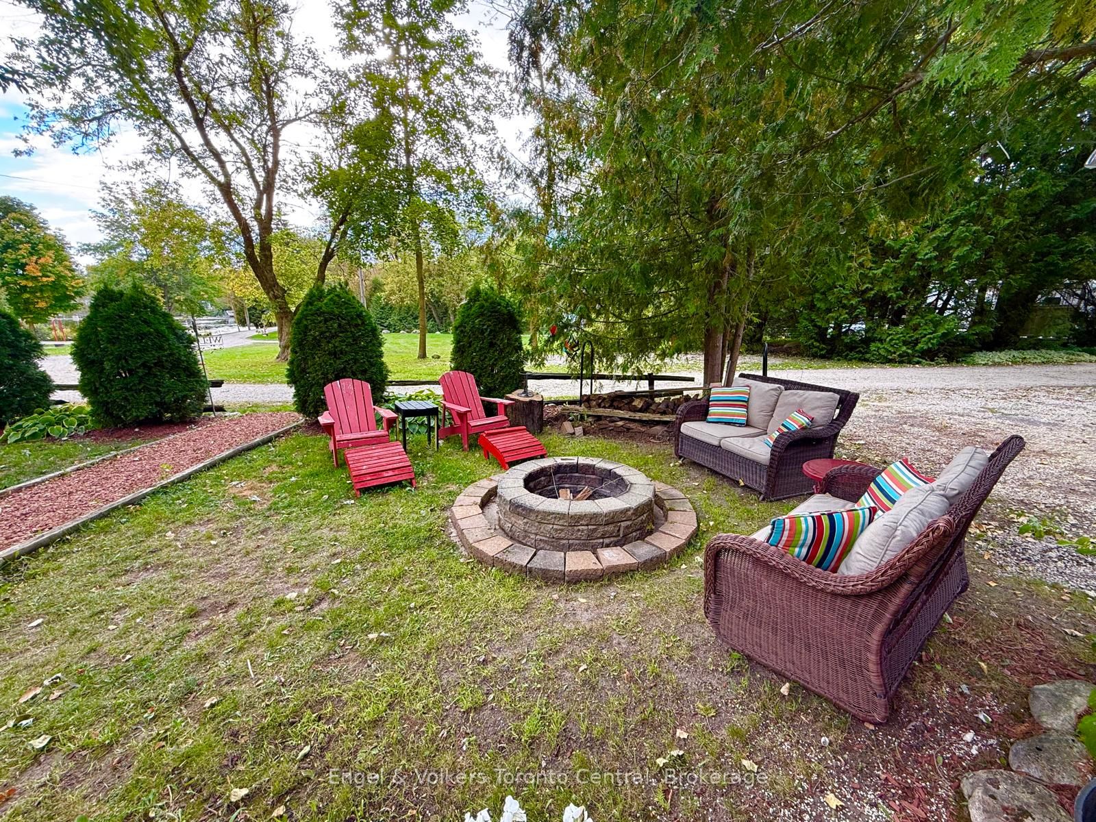 7489 Sideroad 5 E P 6 Property Photo 22