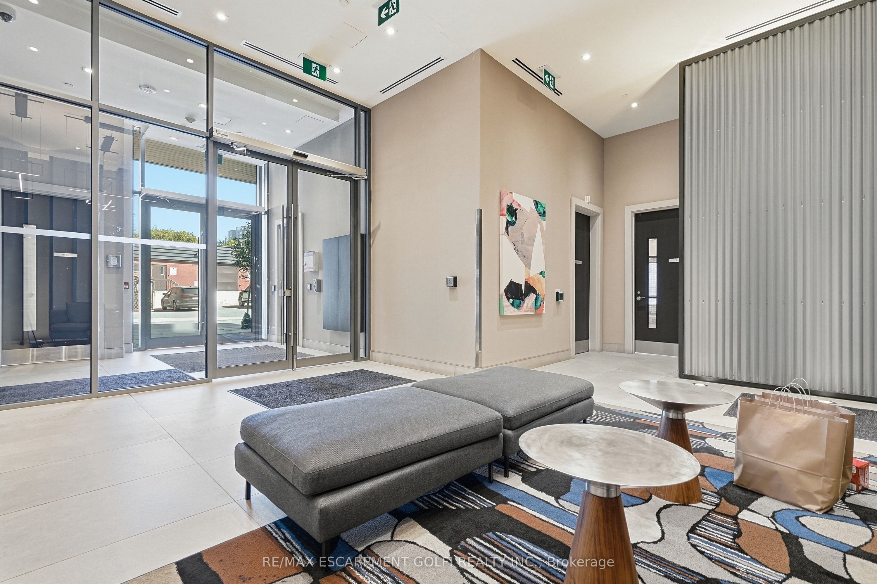 212 King William Street 515 Property Photo 4