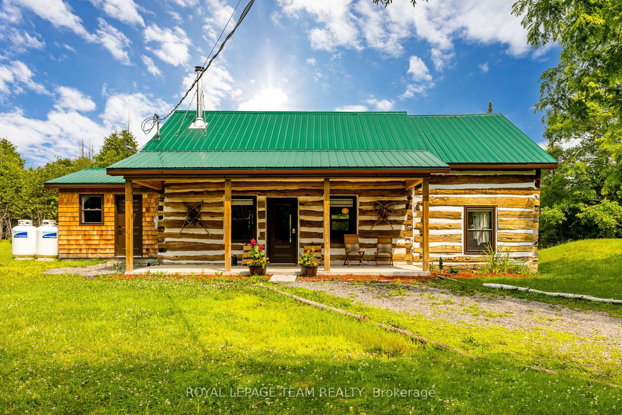 786 Richardson Road Property Photo 1