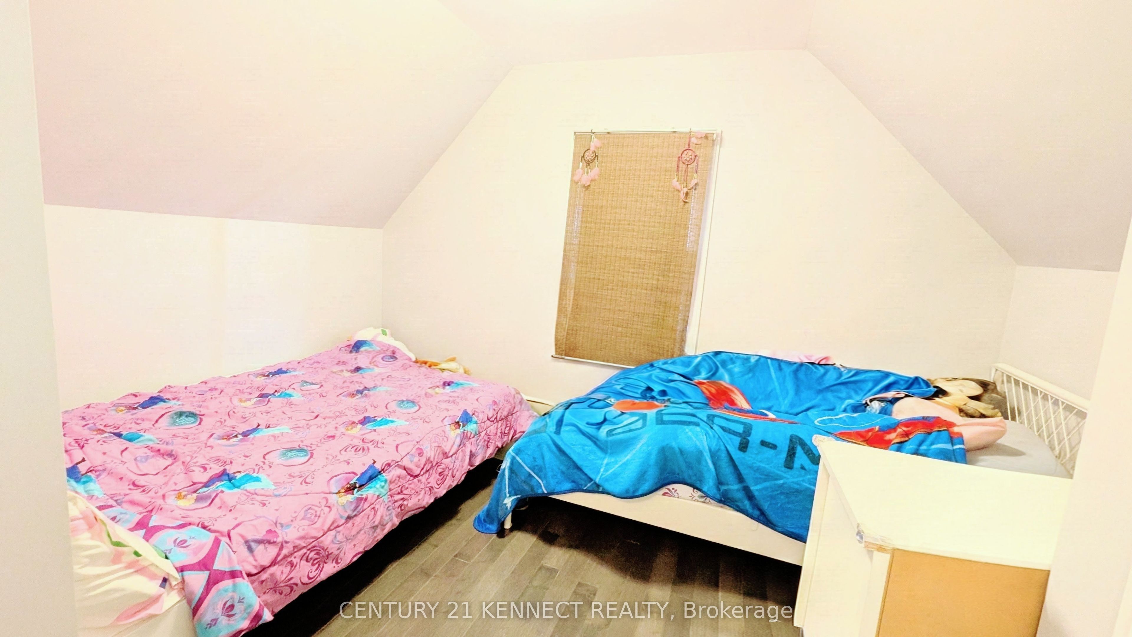 160 Glendale Avenue N Property Photo 15
