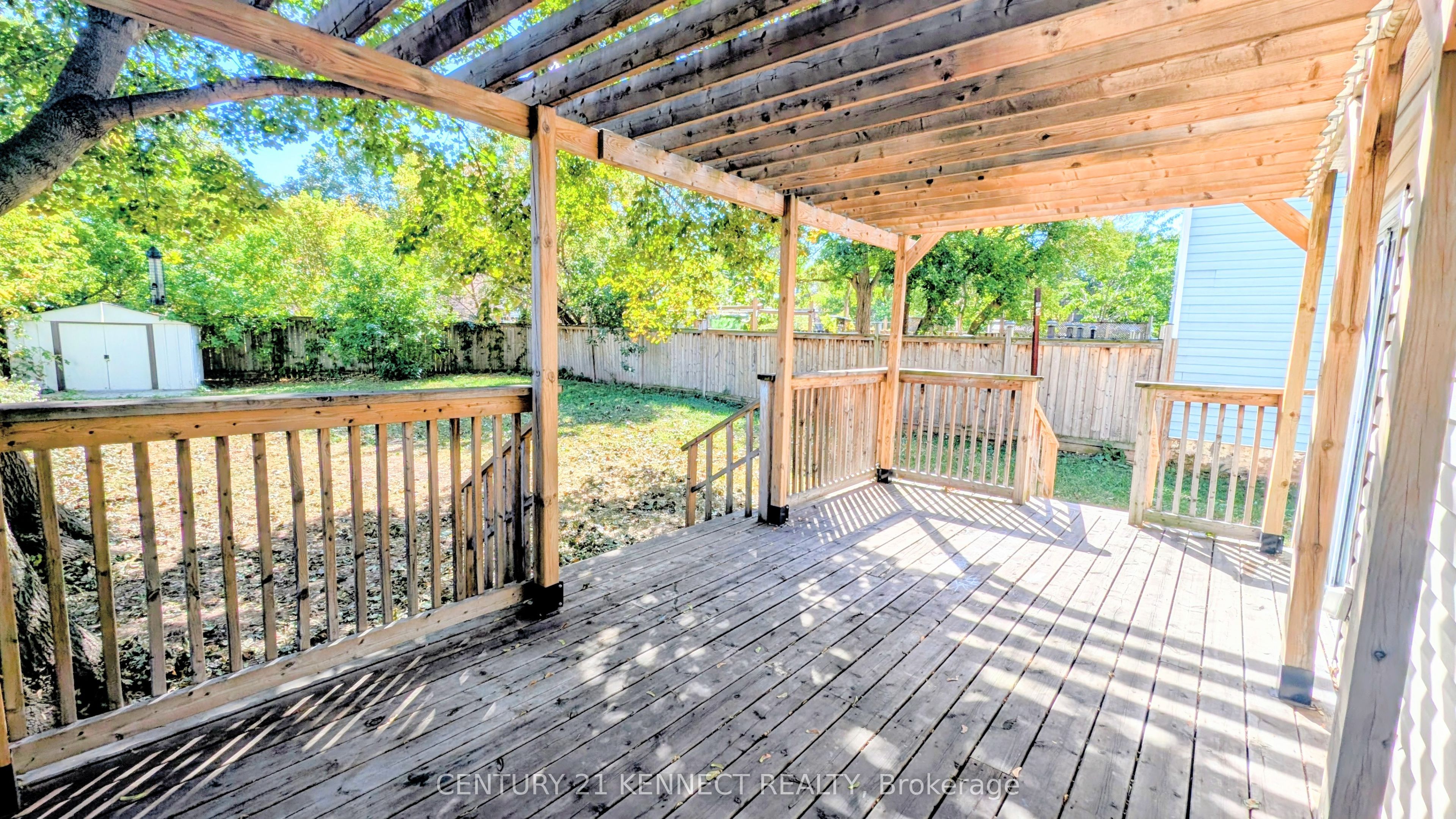 160 Glendale Avenue N Property Photo 23