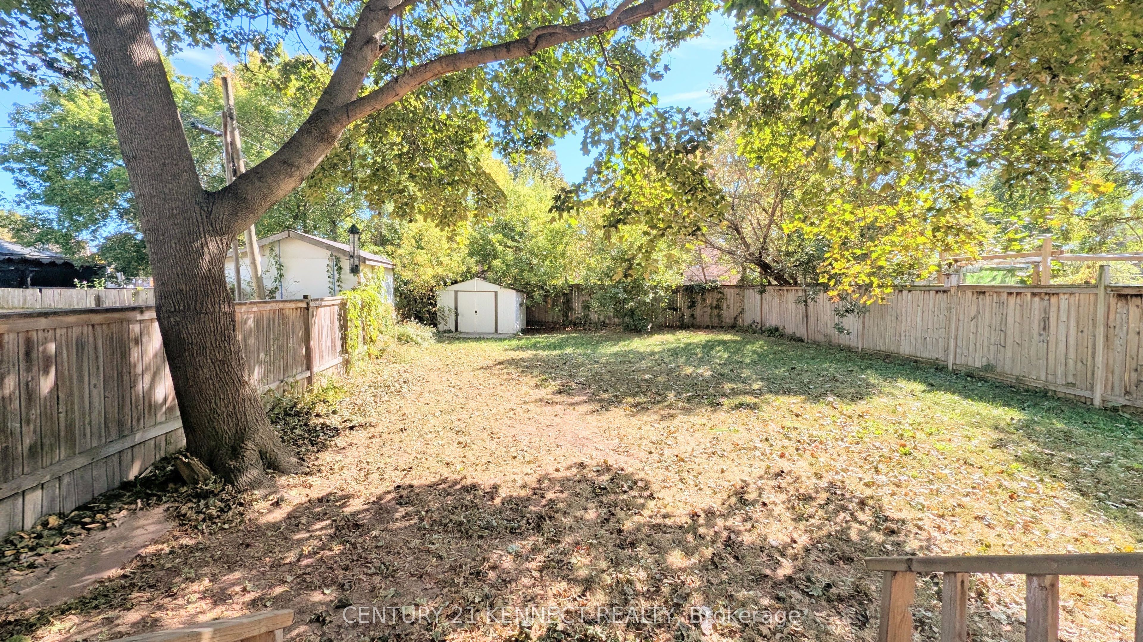 160 Glendale Avenue N Property Photo 25