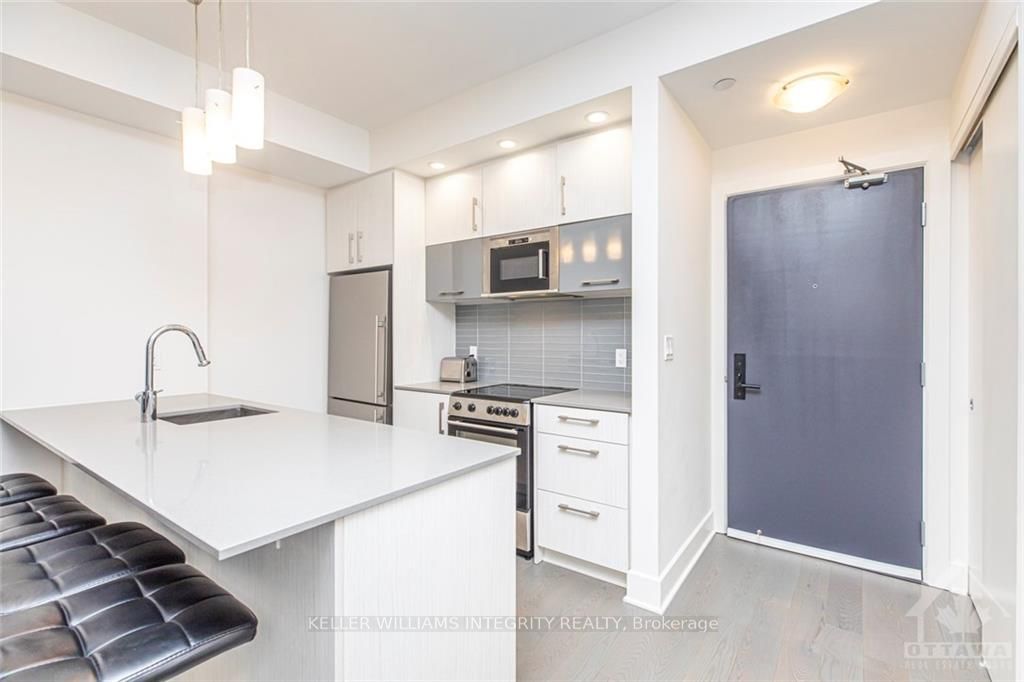 255 Bay Street 706 Property Photo 6