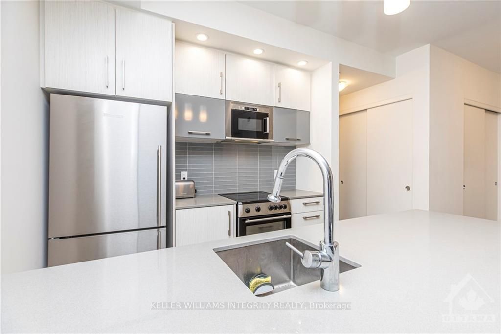 255 Bay Street 706 Property Photo 7