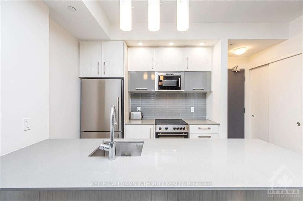 255 Bay Street 706 Property Photo 8