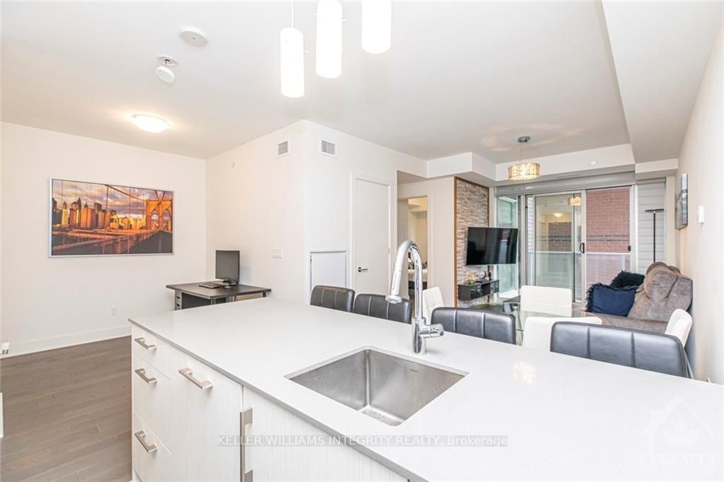 255 Bay Street 706 Property Photo 10
