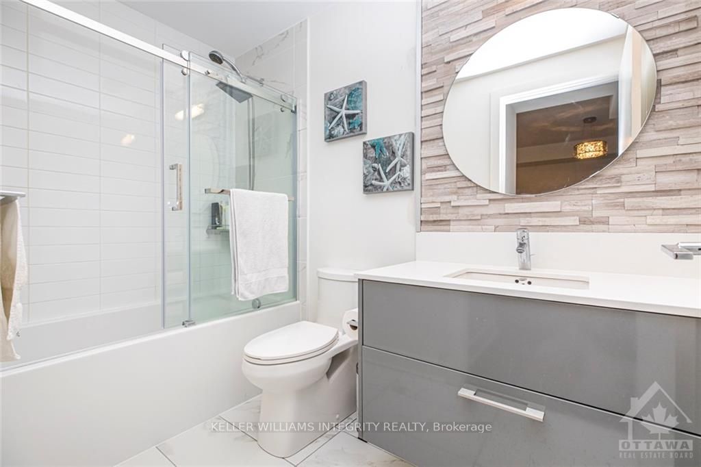 255 Bay Street 706 Property Photo 18