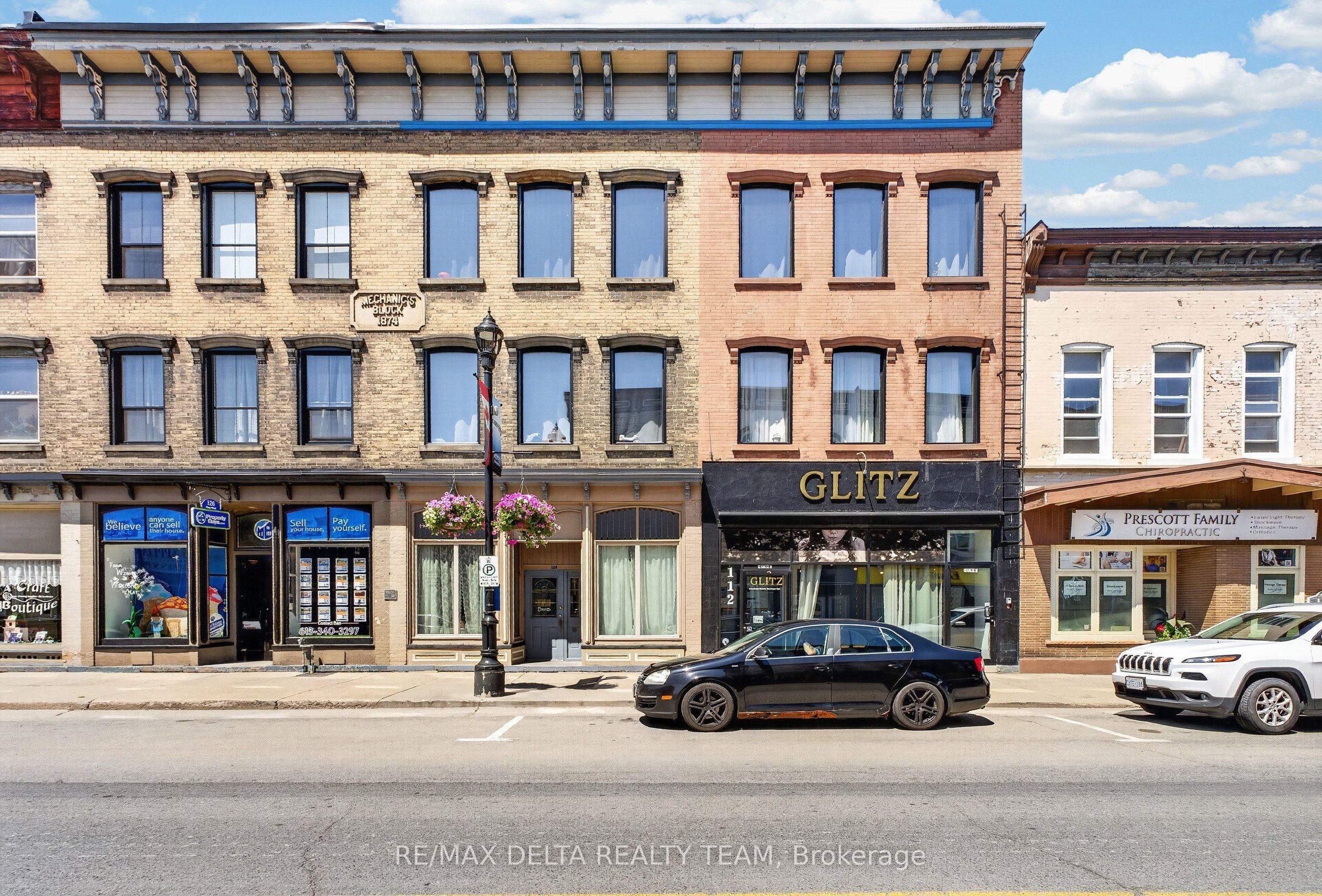 112 King Street W Property Photo 1