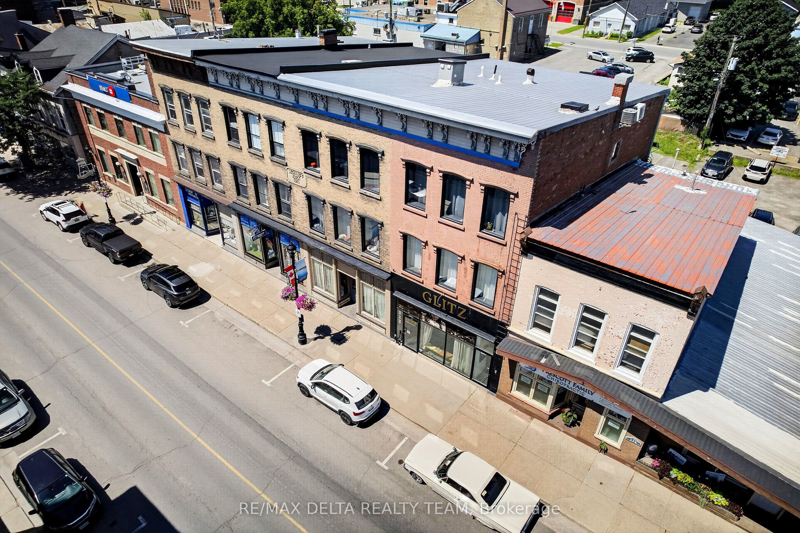 112 King Street W Property Photo 2
