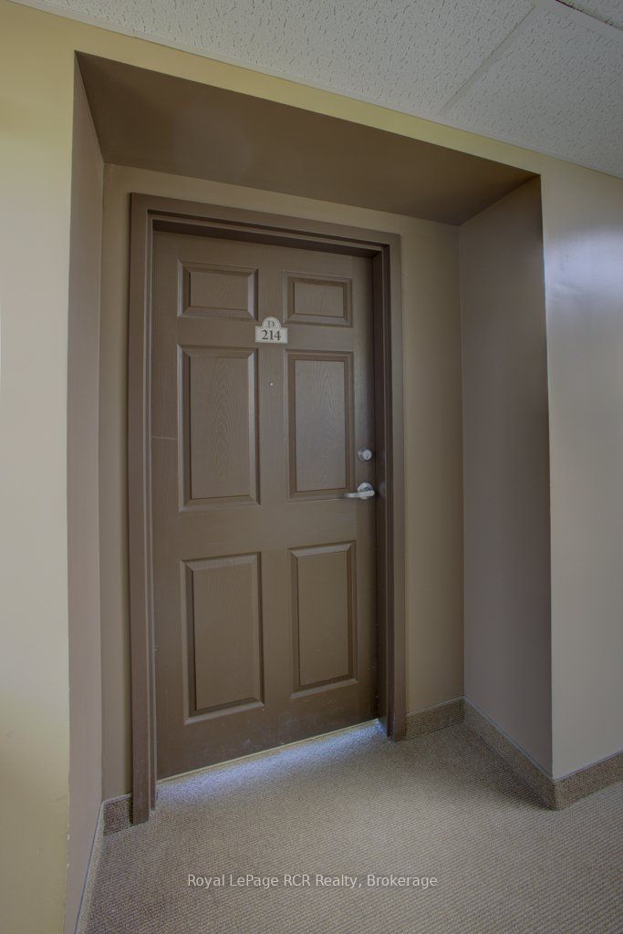 645 St David Street S 214 Property Photo 2
