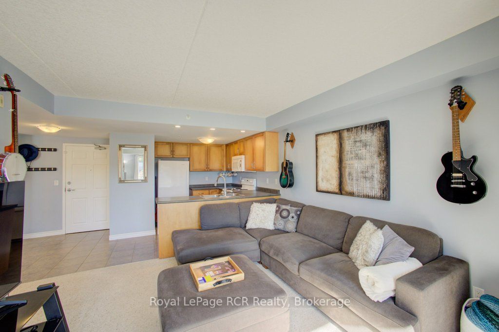 645 St David Street S 214 Property Photo 11
