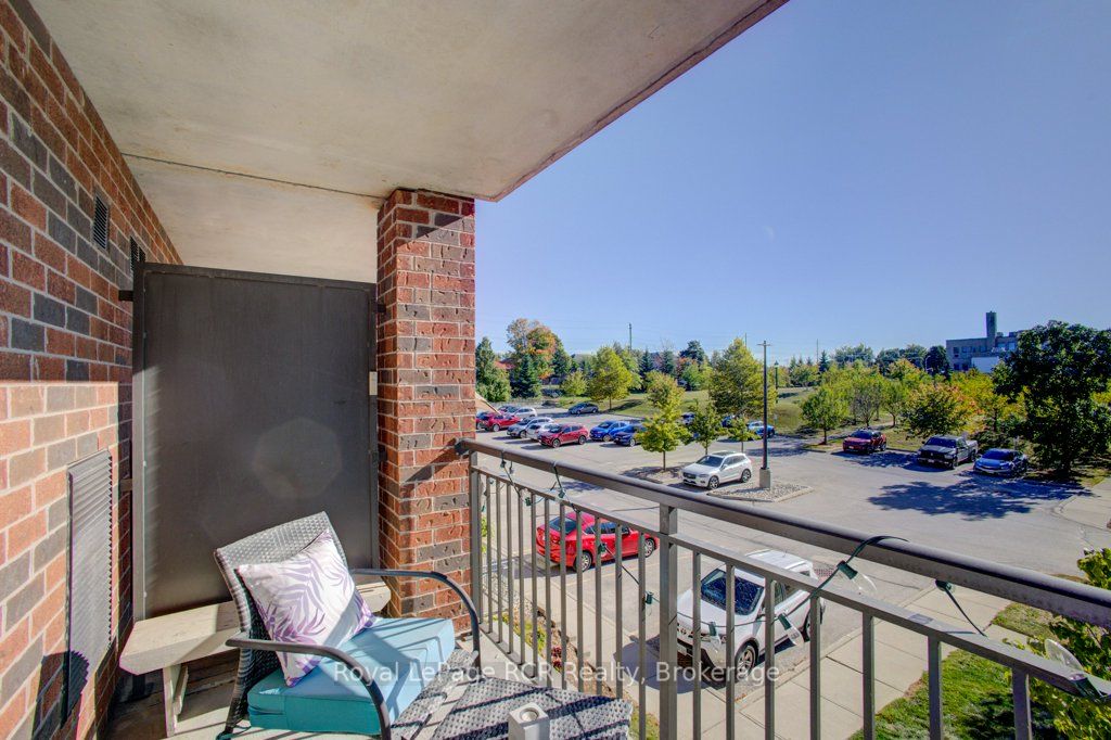 645 St David Street S 214 Property Photo 13