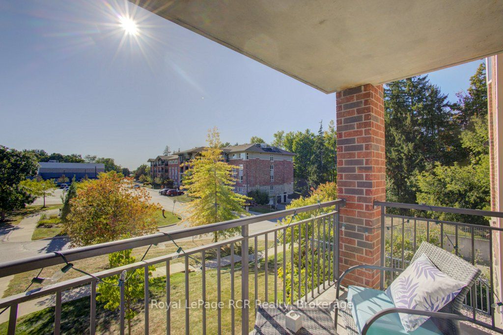 645 St David Street S 214 Property Photo 14