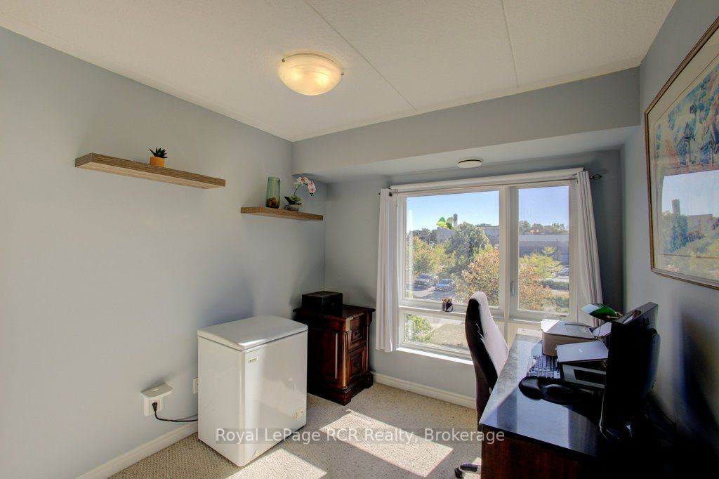 645 St David Street S 214 Property Photo 18
