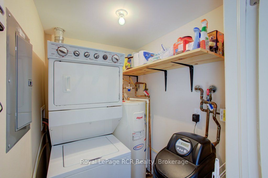 645 St David Street S 214 Property Photo 20