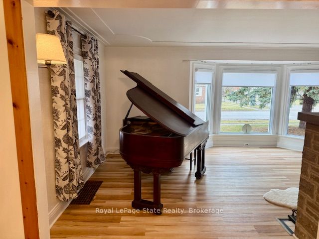 6988 High Street Property Photo 8