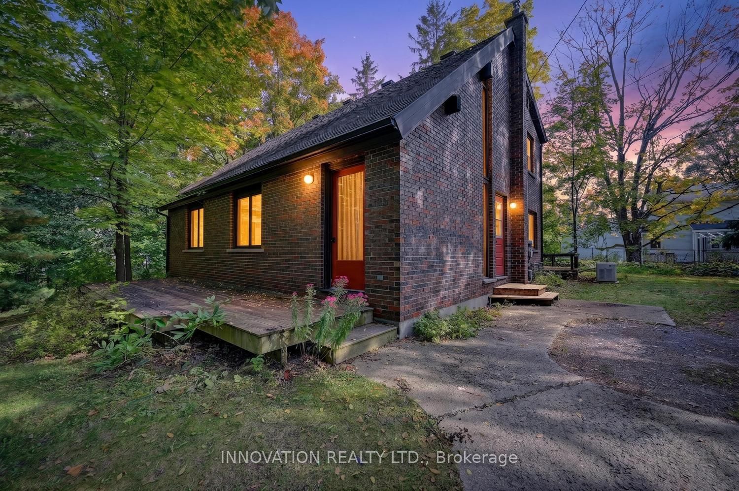 6701 Lord Nelson Street Property Photo 2