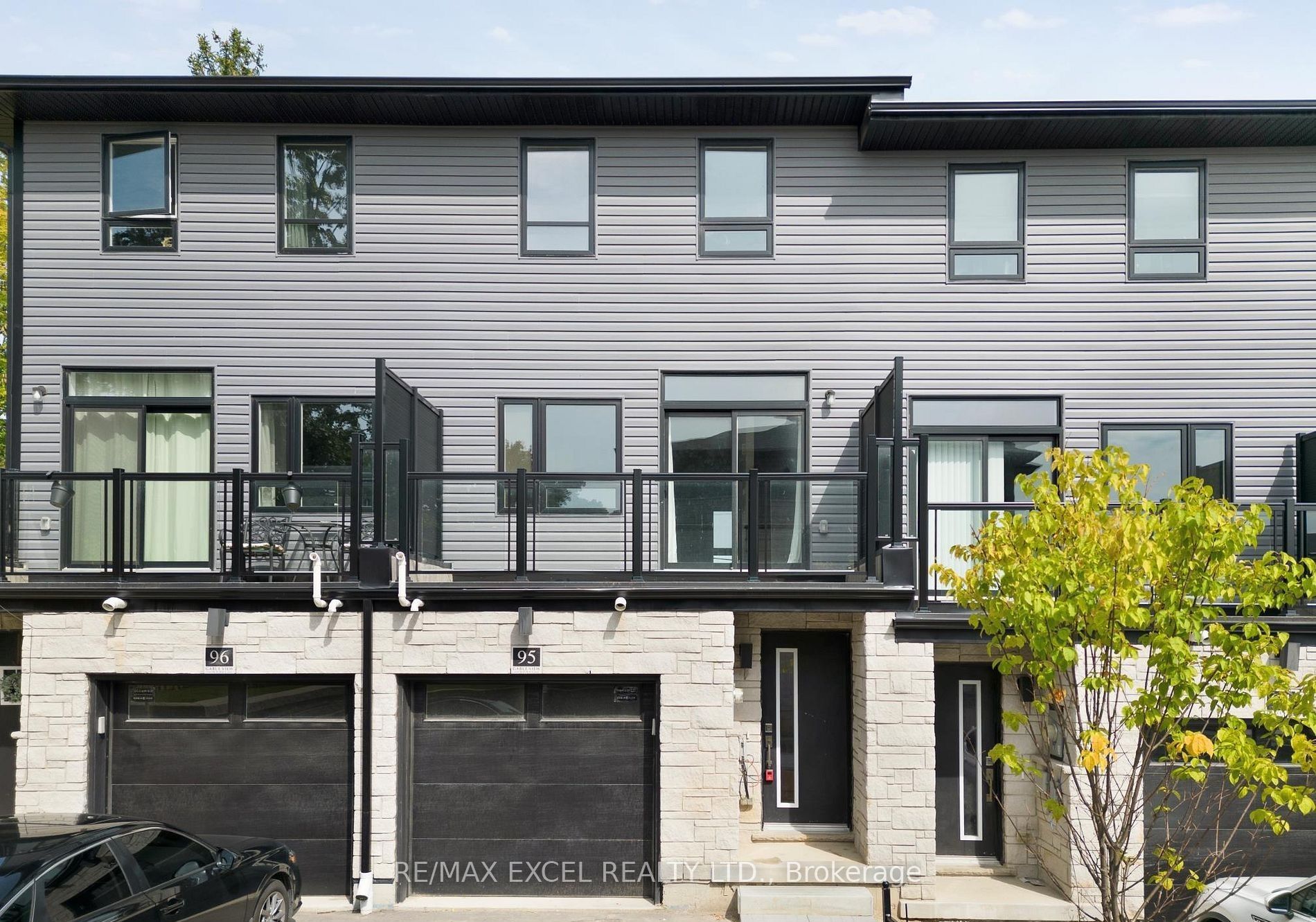 51 Sparrow Avenue 95