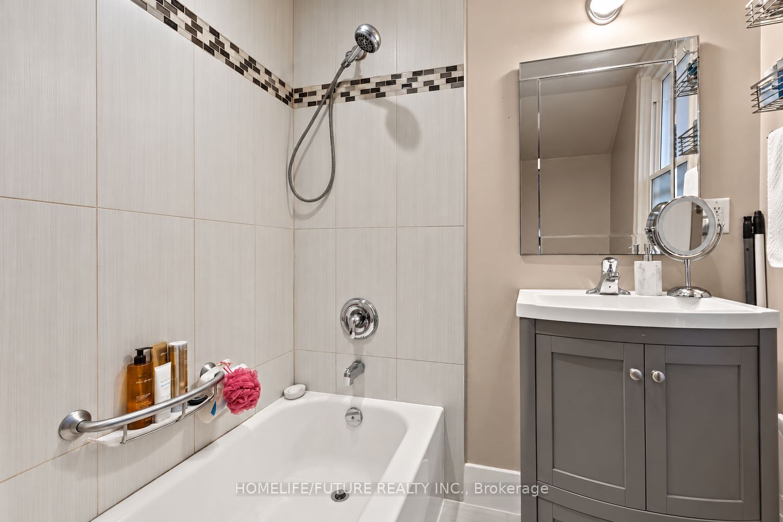 181 West Avenue Property Photo 8