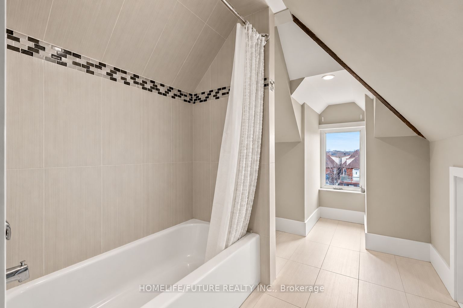 181 West Avenue Property Photo 24